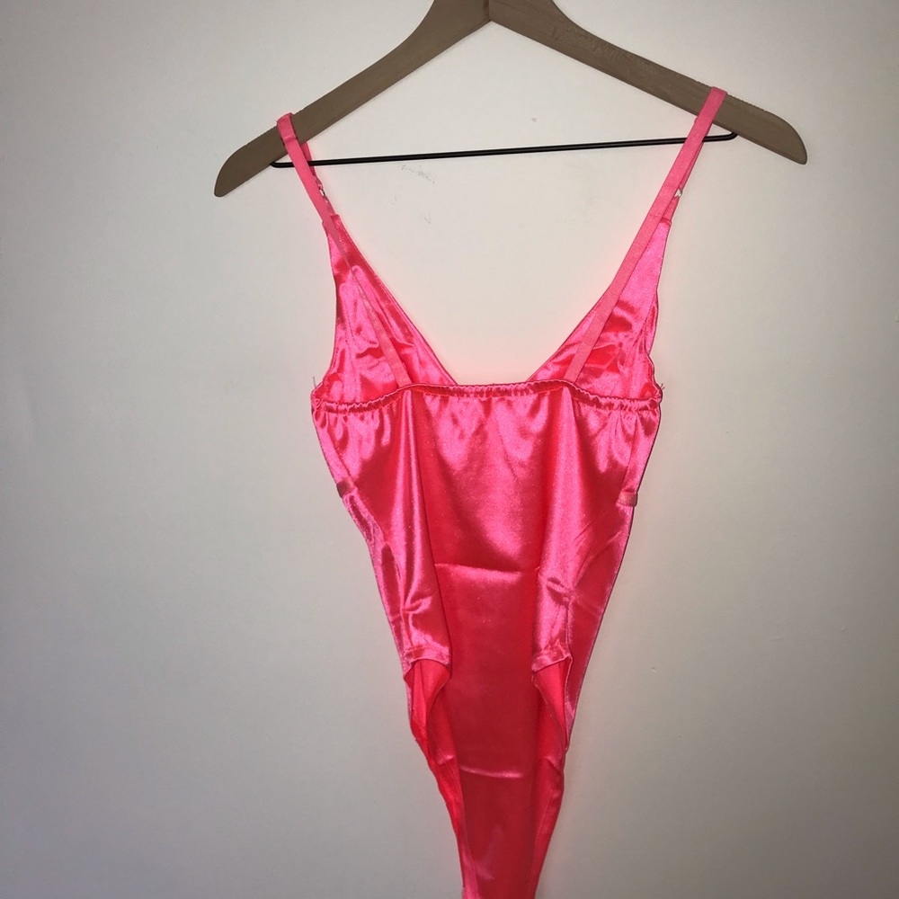 NEW IN!! NEON PINK BODYSUIT - Picture 6 of 6